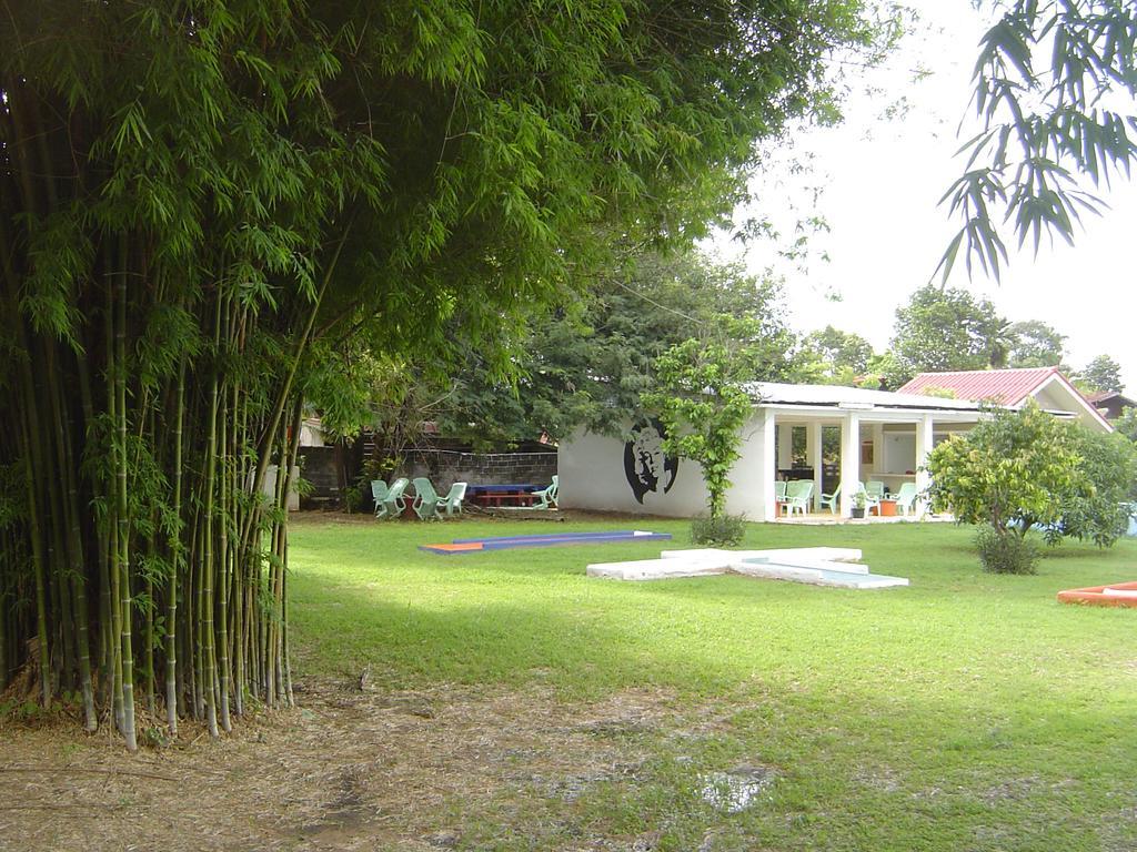 Mini-Golf **** & Resort Ubon Ratchathani Bagian luar foto