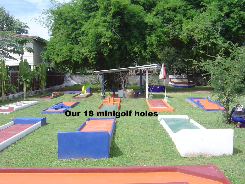 Mini-Golf **** & Resort Ubon Ratchathani Bagian luar foto
